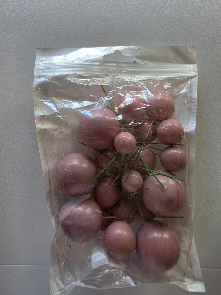 Bolsa resellable con esferas rosa palo perladas de varios tamanos