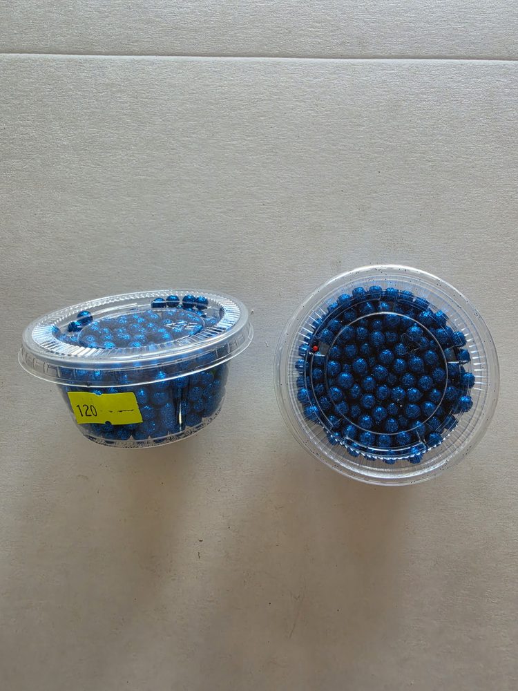 Perlas comestibles azules escarchadas (con brillo) en dos vasitos