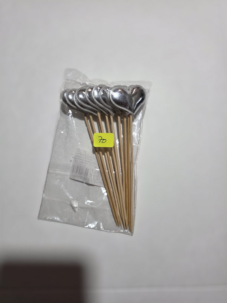 Paquete de toppers de corazón plateado metálico con palito de bambu