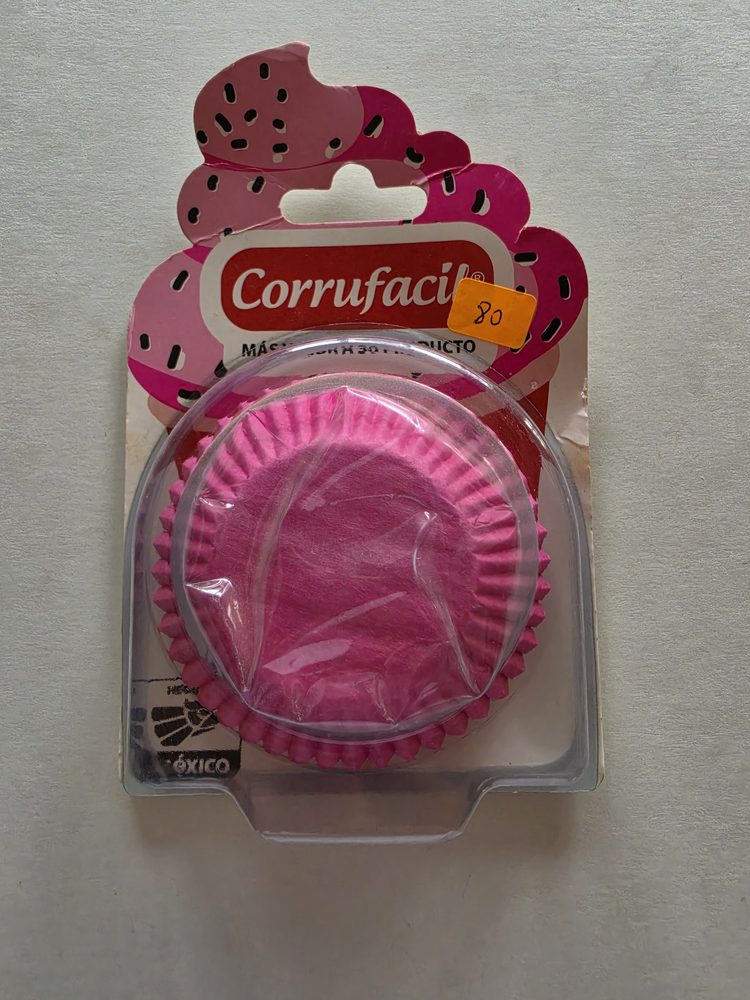 Capacillos de papel rosado fuerte para cupcakes, en blister