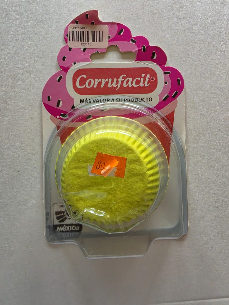 Capacillos de papel amarillo para cupcakes, en blister