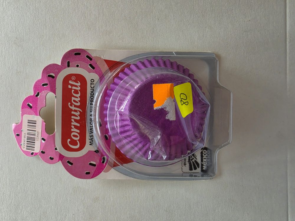 Capacillos de papel morado lisos, marca Corrufacil, en blister