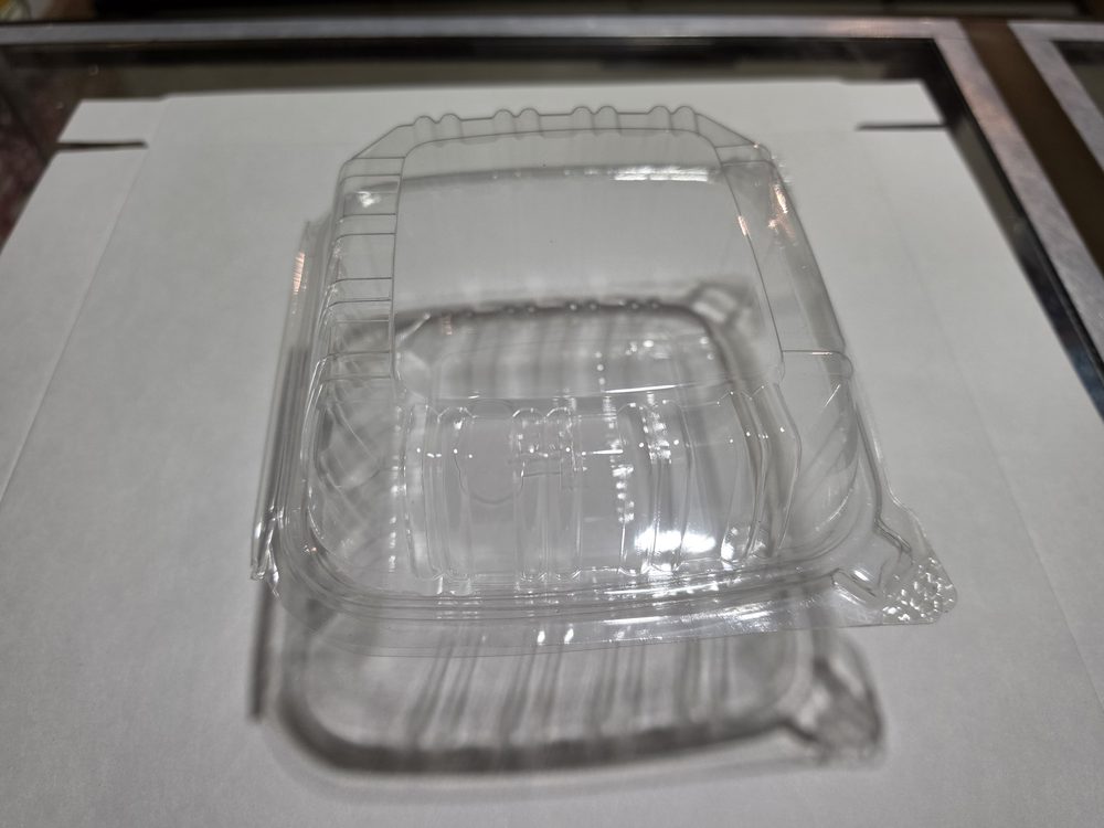 Envase desechable rectangular de plástico transparente con tapa