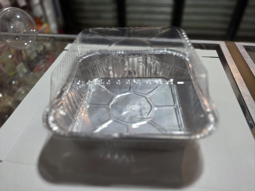 Molde desechable cuadrado de aluminio con tapa domo transparente