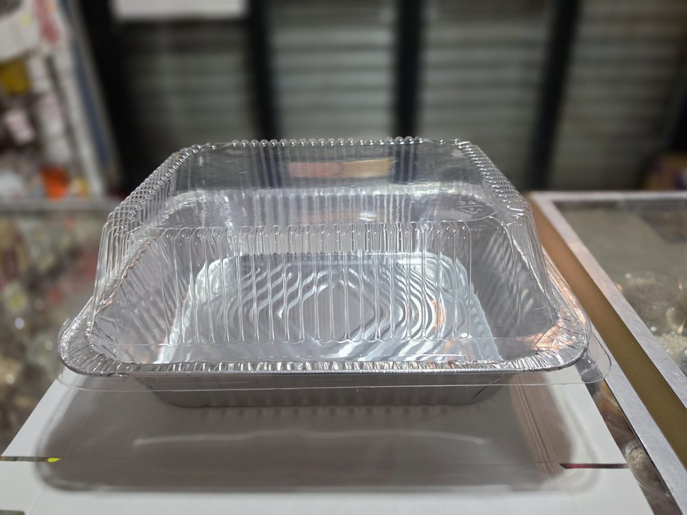 Molde desechable rectangular grande de aluminio con tapa domo alta