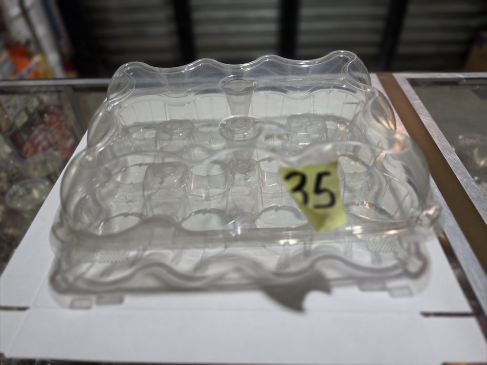 Envase plástico transparente tipo concha (clamshell) con multiples