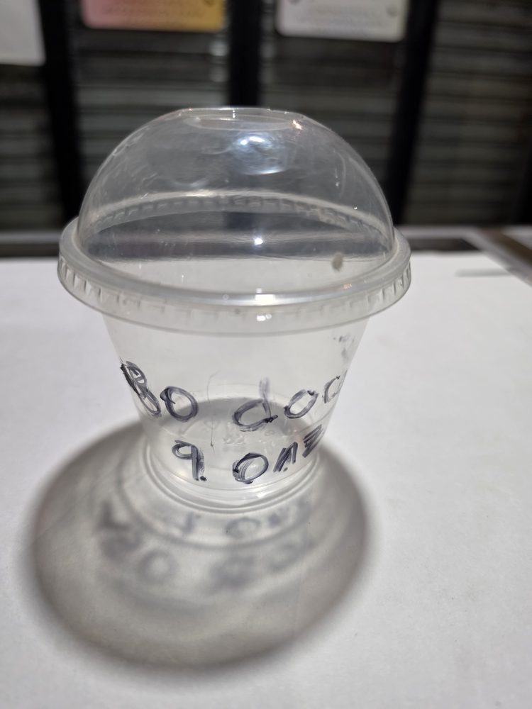 Vaso plástico transparente 9 oz con tapa domo