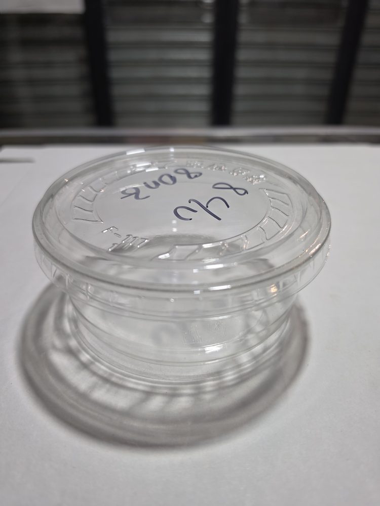 Envase plástico transparente bajo de 8 onzas con tapa plana