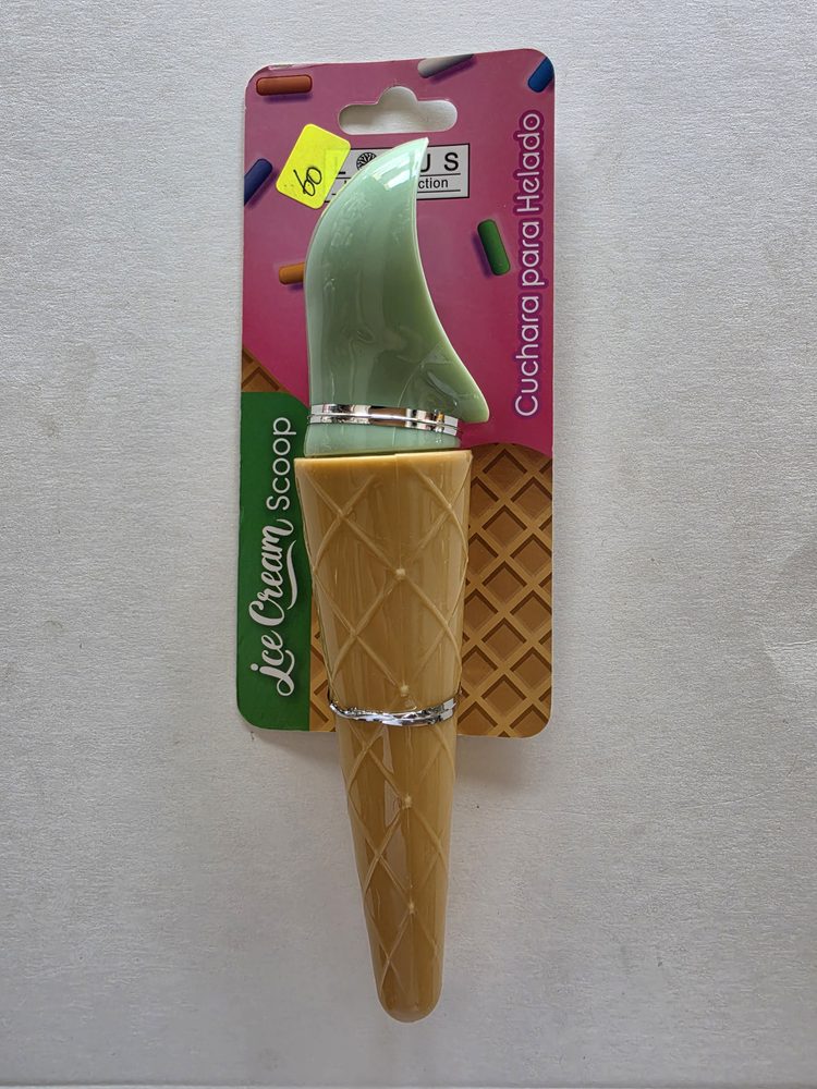 Cuchara para helado plastica con pala verde menta y mango café
