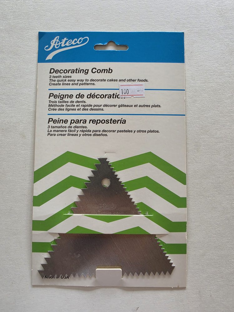 Juego de dos peines decoradores metálicos plateados, uno triangular
