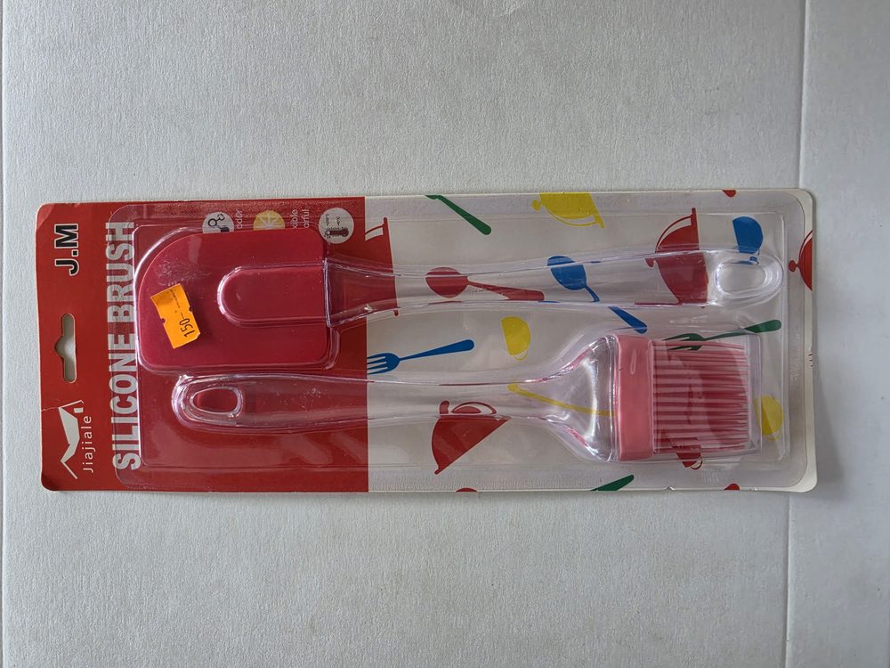 Set de espátula y brocha de silicón rojo con mango plástico