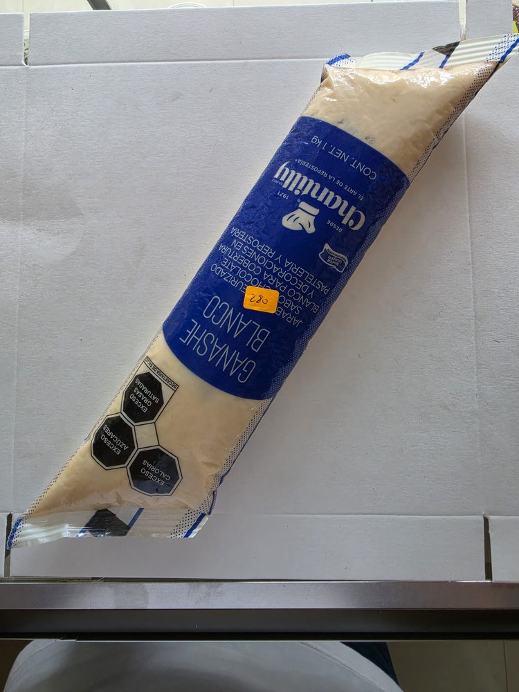 Bolsa de ganache blanco Chantilly de 1 kg, producto color blanco