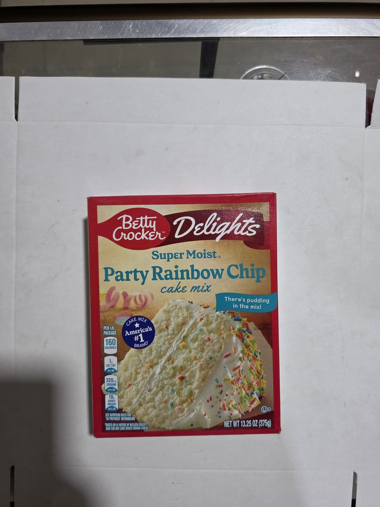 Mezcla para pastel Betty Crocker Delights Super Moist Party Rainbow