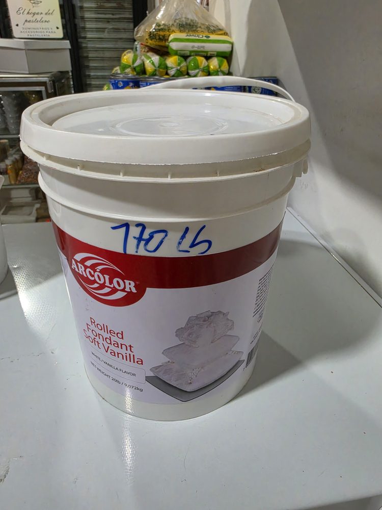 Fondant blanco Arcolor, presentación de 1 lb