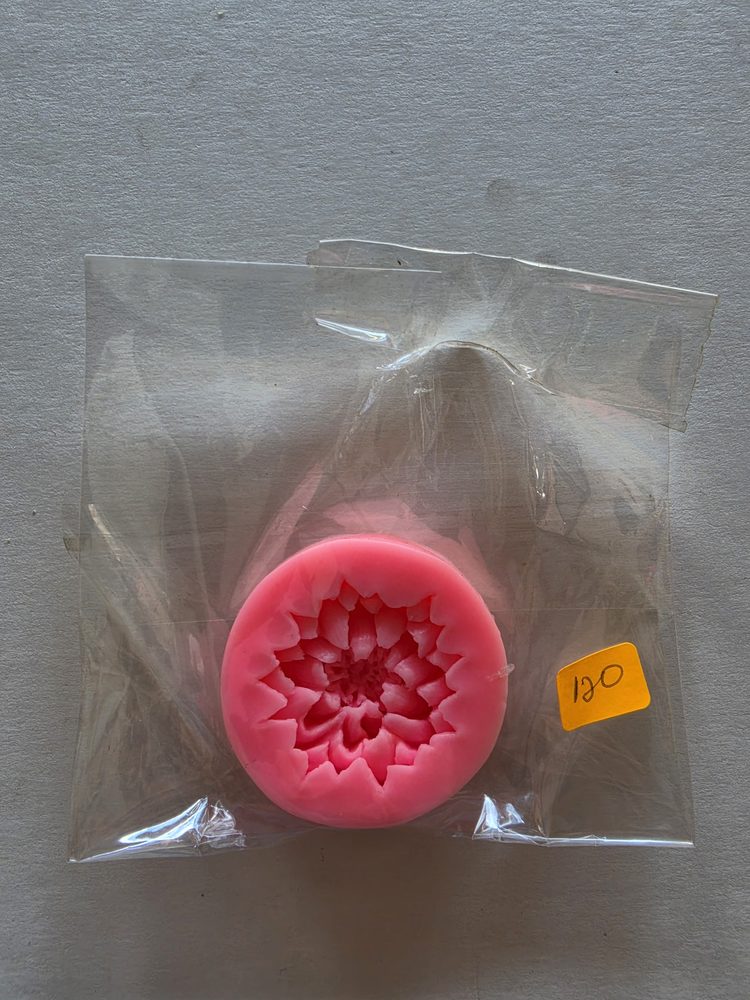 Molde de silicón rosado redondo con cavidad de flor 3D tipo dalia