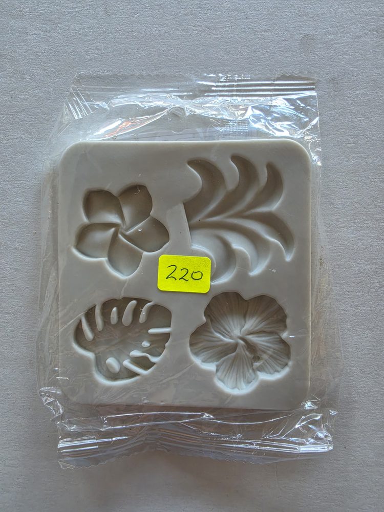 Molde de silicón blanco cuadrado con cuatro cavidades: flor