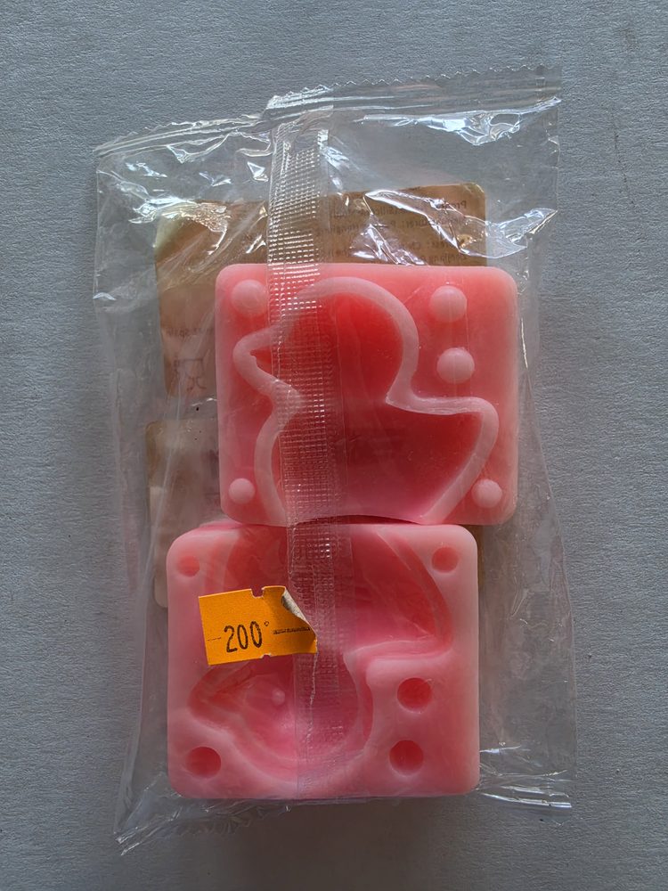 Molde de silicón rosado 3D de dos piezas cuadradas con cavidad