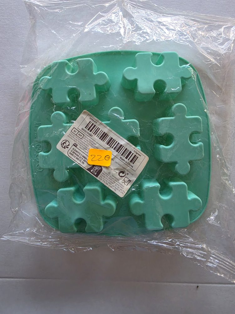 Molde de silicón verde menta cuadrado con seis cavidades de piezas